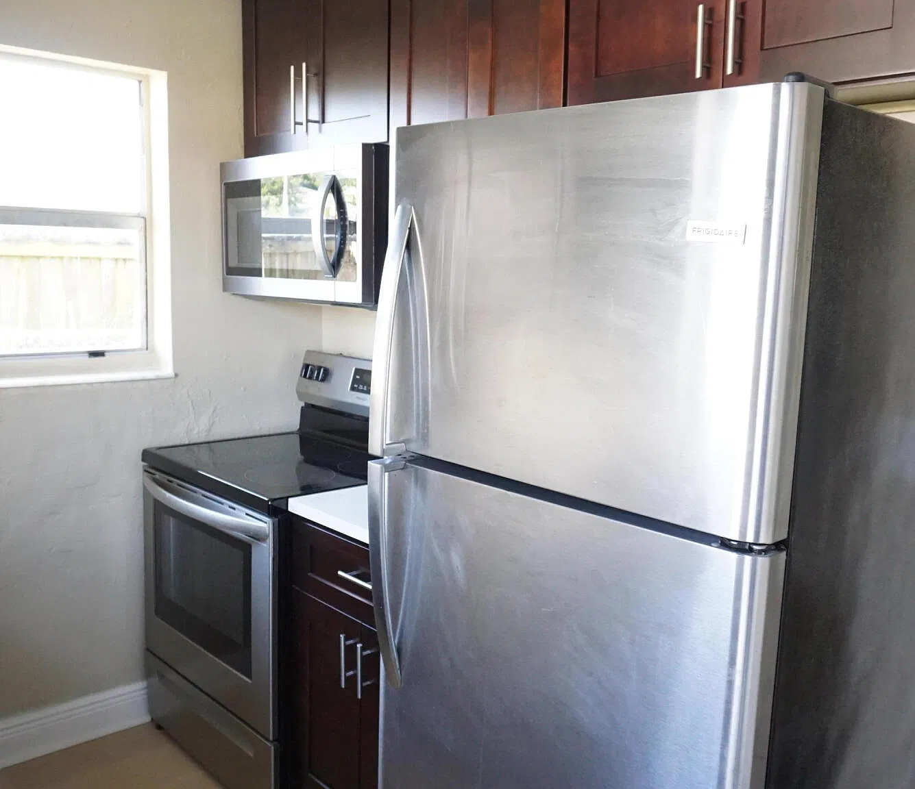 2 bed, 1.0 bath, 650 sqft, $1,600 — Photo 2