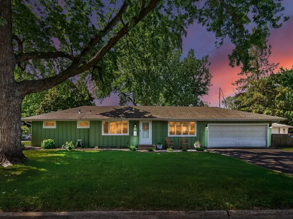 121 94 1/2 St E, Bloomington, MN 55420