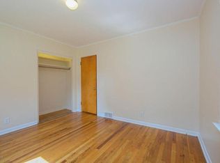 1922 Golfview Ave, Kalamazoo, MI 49001