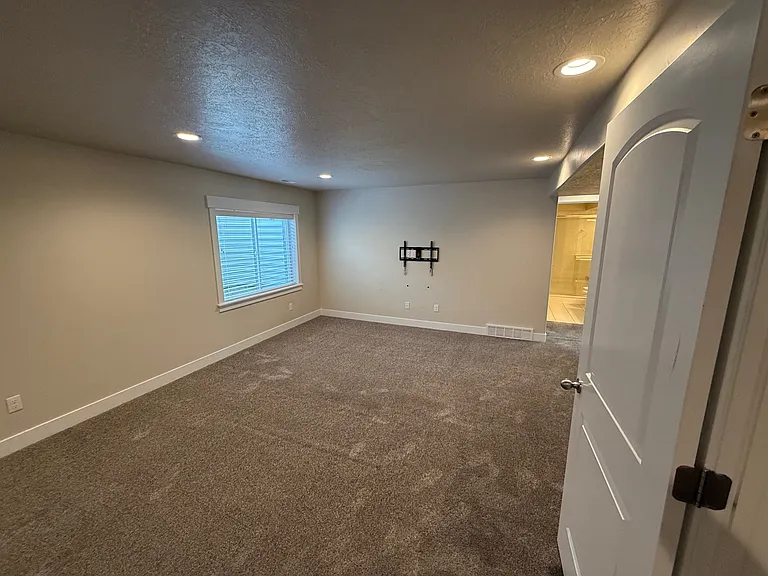 4202 N 400 W — Photo 21