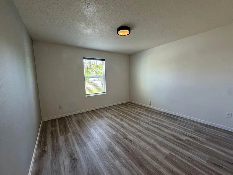 217 Brooklet Cir — Photo 4