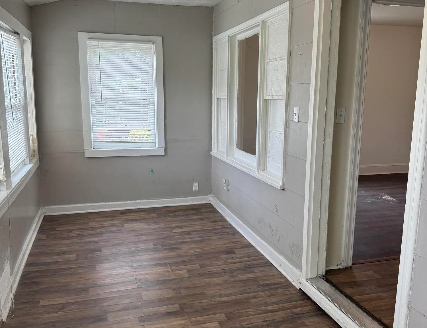 3 bed, 1.0 bath, $1,000 — Photo 2