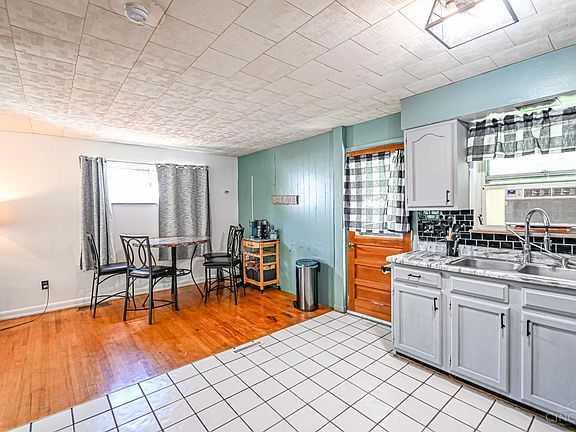 4th image of 5436 Delhi Rd