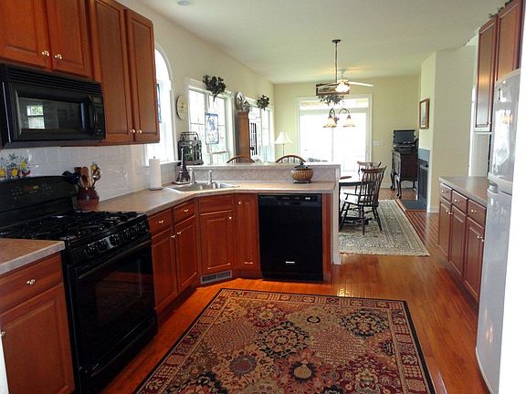 3rd image of 33681 Austin Ln
