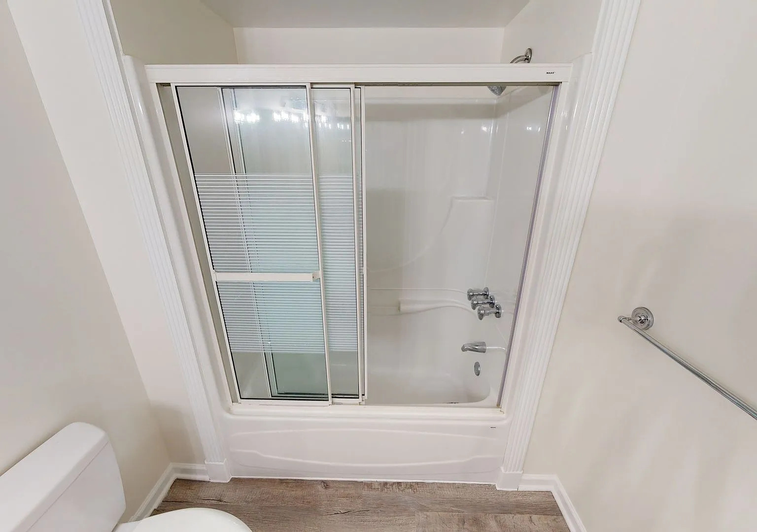 1 Bed 1 Bath Condo for Rent — Photo 3