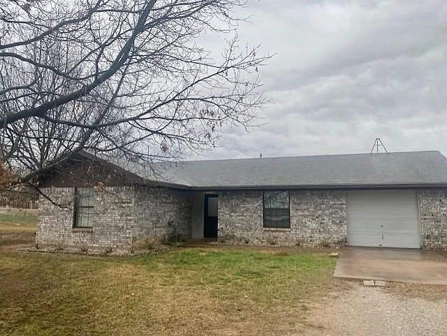 2 bed, 1000 sqft, $1,600 — Photo 2