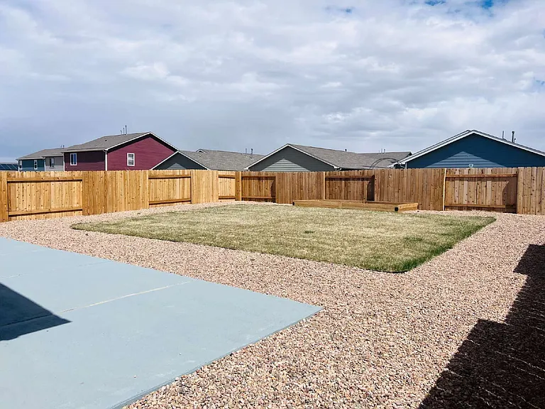 370 Maple St — Photo 22