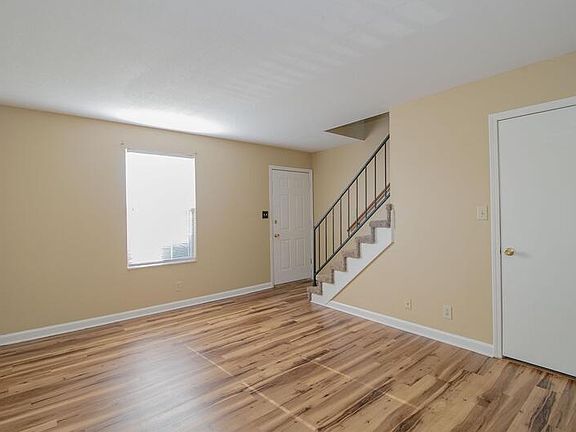 3rd image of 371-4 Peabody Dr