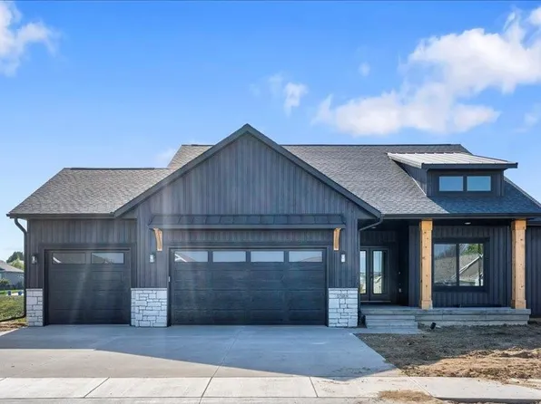 705 Cedar Bend Rd, Solon, IA 52333