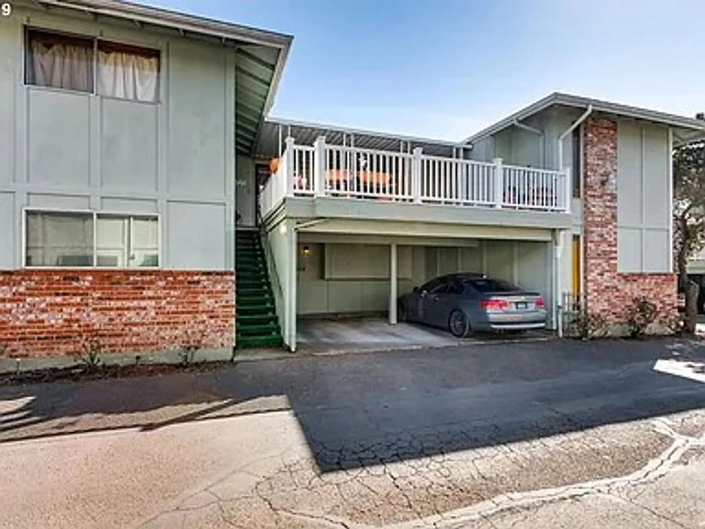 Updated Top-Floor 2 Bedroom Condo with Open Layout, Updated Kitchen & Spacious Balcony — Photo 2