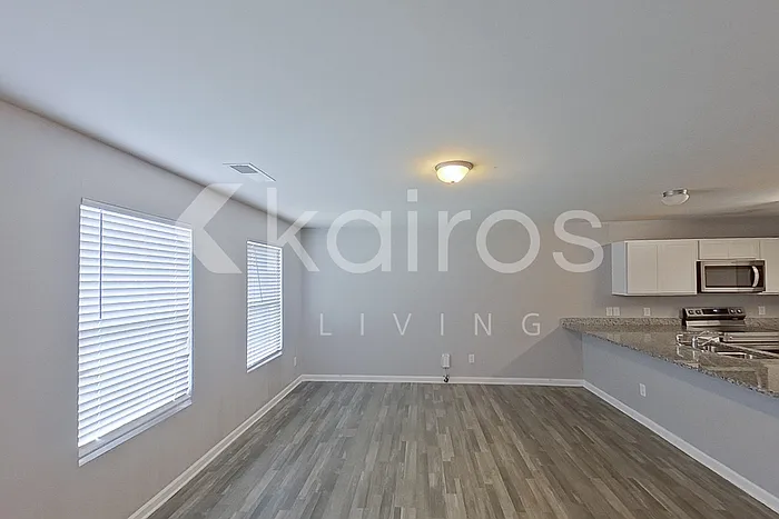 4 bed, 2.0 bath, 1400 sqft, $1,925 — Photo 3