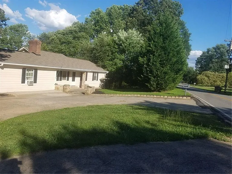 615 Tidwell Rd — Photo 1