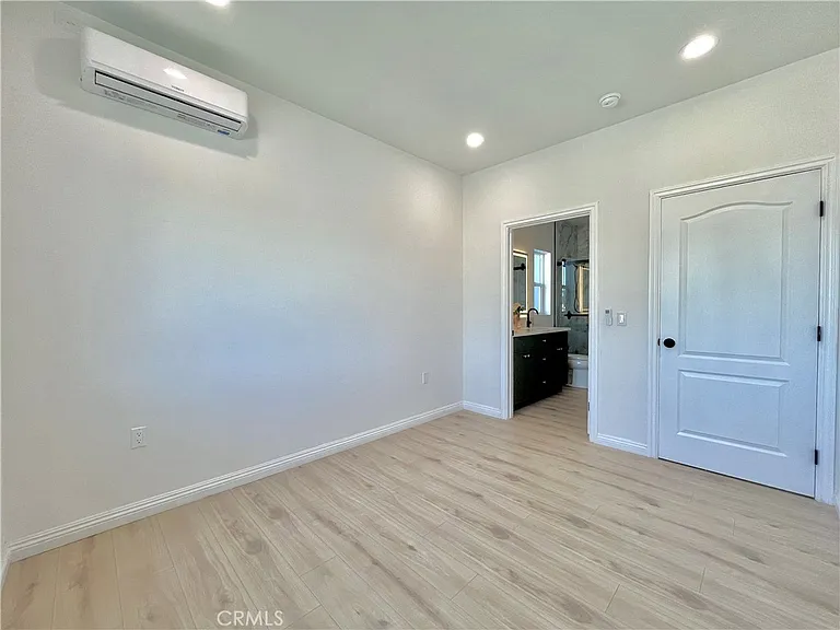 938 E Sandra Ave — Photo 20