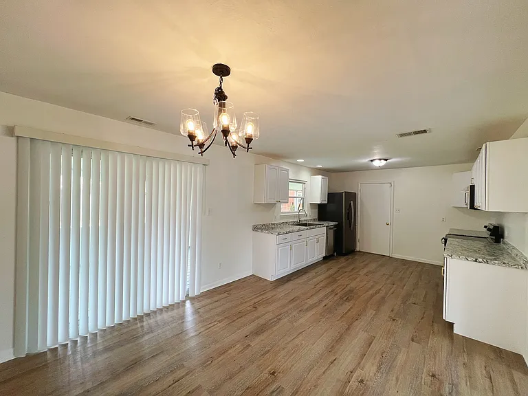 4632 Jeanne St — Photo 3
