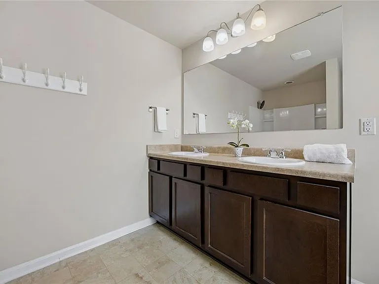 3110 Boxwood Xing — Photo 15
