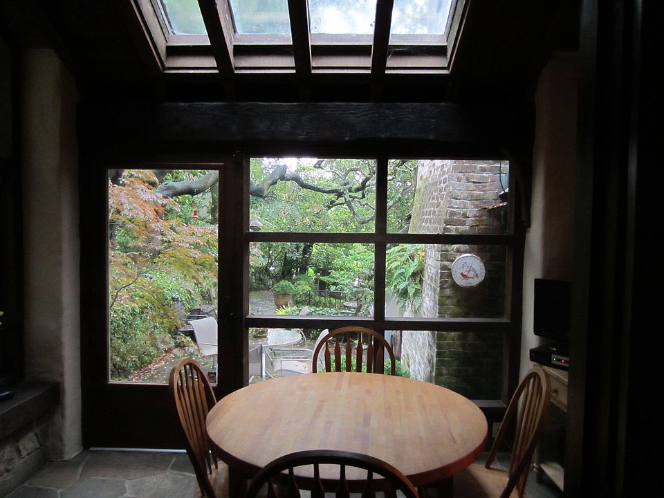 2nd image of 7 Wildwood Gdns