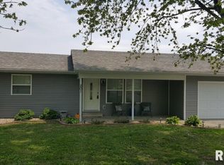 201 N Pecan St, De Soto, IL 62924