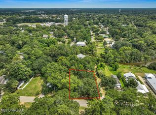 408 Magnolia Ave, Ocean Springs, MS 39564