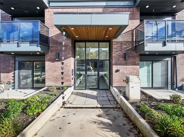 45 Haliburton St #105, Nanaimo, BC V9R 4V6