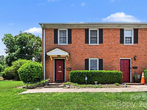 8030 Regent Park Ln, Charlotte, NC 28210