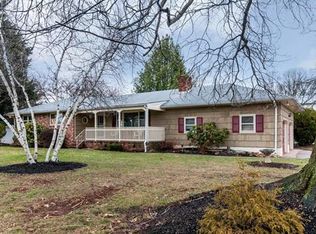 1271 Sioux Rd, North Brunswick, NJ 08902