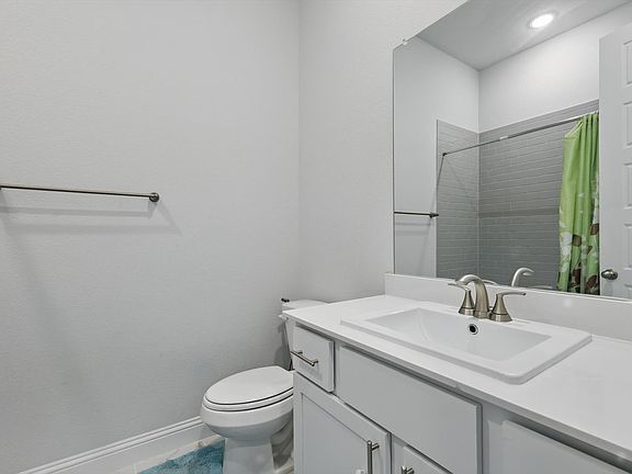 2nd image of 296 Ukiah St