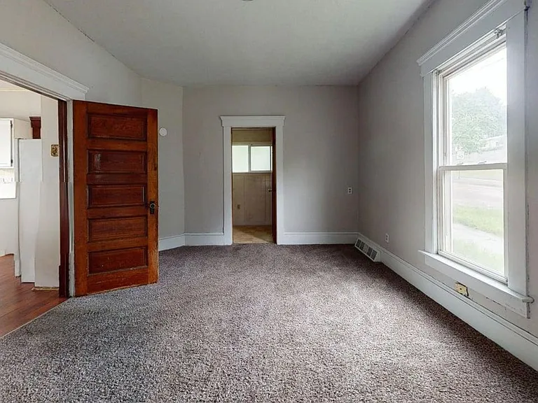 822 Hazel St — Photo 7