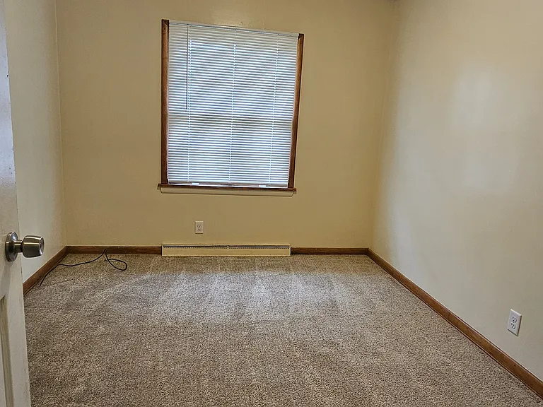 570 Wyandot Ave — Photo 10
