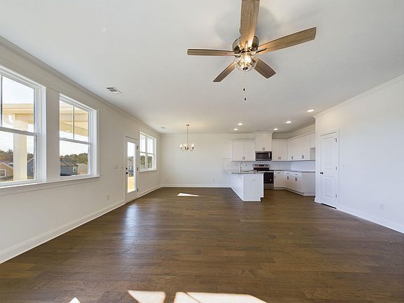 2nd image of 3201 Wayne Drive