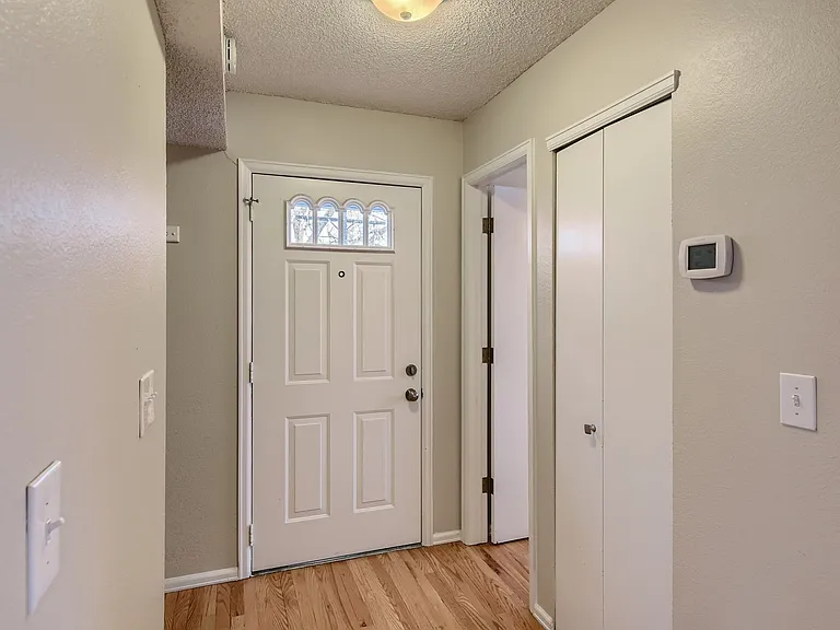 319 W Jamison Cir #17 — Photo 4