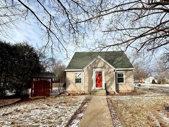 702 W 20th Ave, Oshkosh, WI 54902
