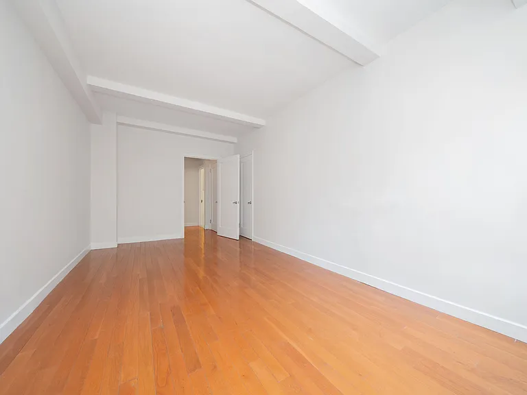 400 E 57th St #3M — Photo 8