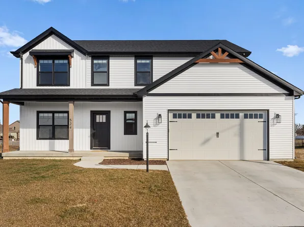 524 Prairie Meadows Dr, Heyworth, IL 61745