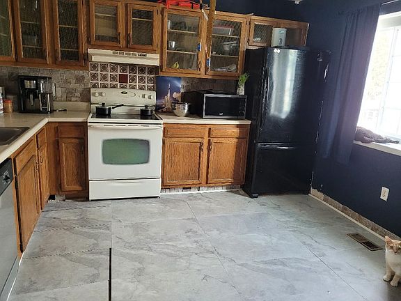 4th image of 3039 Greenshire Ave