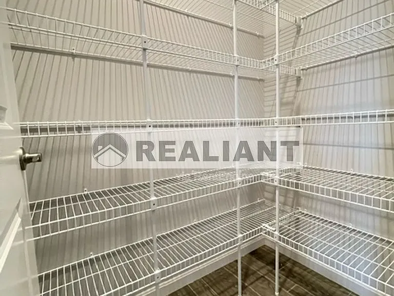 1373 Rubyhill Ln — Photo 12