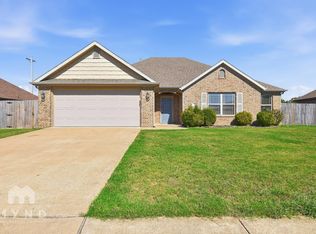 411 Capri St, Centerton, AR 72719