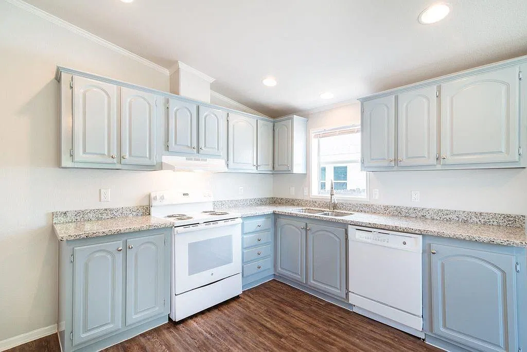 3 bed, 2.0 bath, 1151 sqft, $1,700 — Photo 3