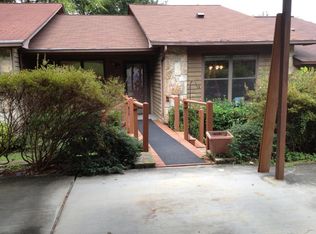 111 Hazleton Ln, Oak Ridge, TN 37830