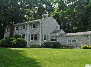 68 Thompson Hay Path, Setauket, NY 11733