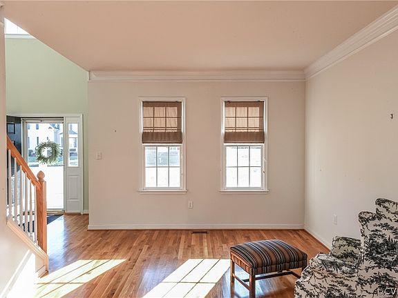 3rd image of 14842 Shorewood Ct