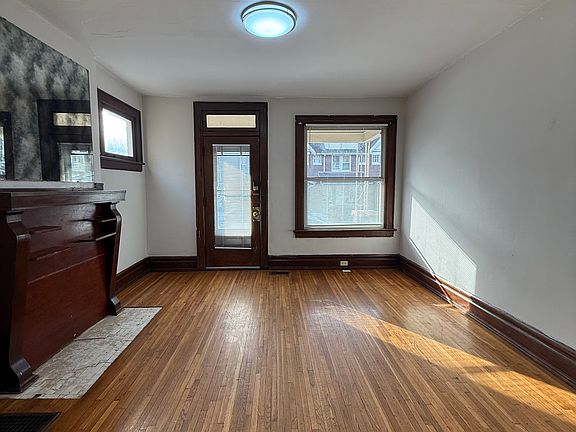 2nd image of 212 13th Ave #212