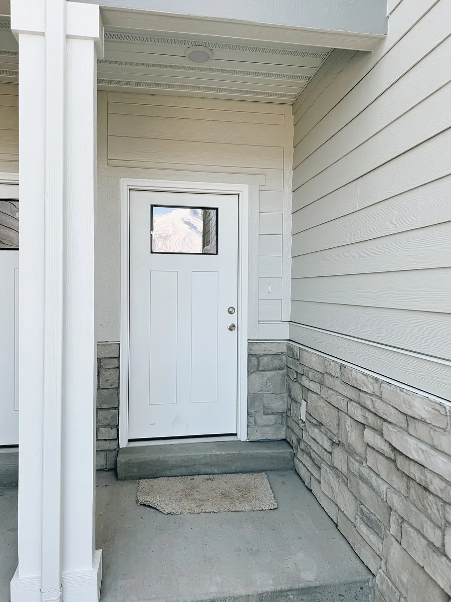 Building Photo - 1587 N 1870 E