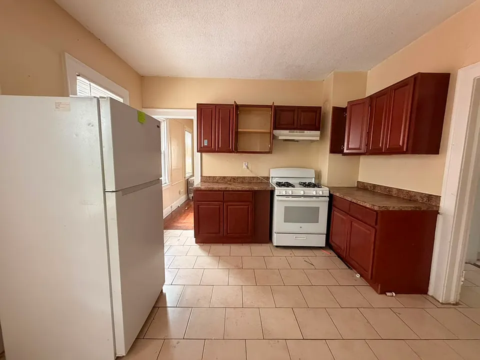 750 Legion Ave #2A