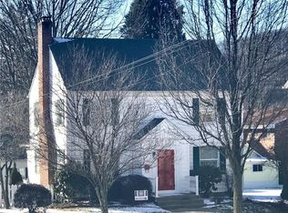 210 N Main St, Zelienople, PA 16063