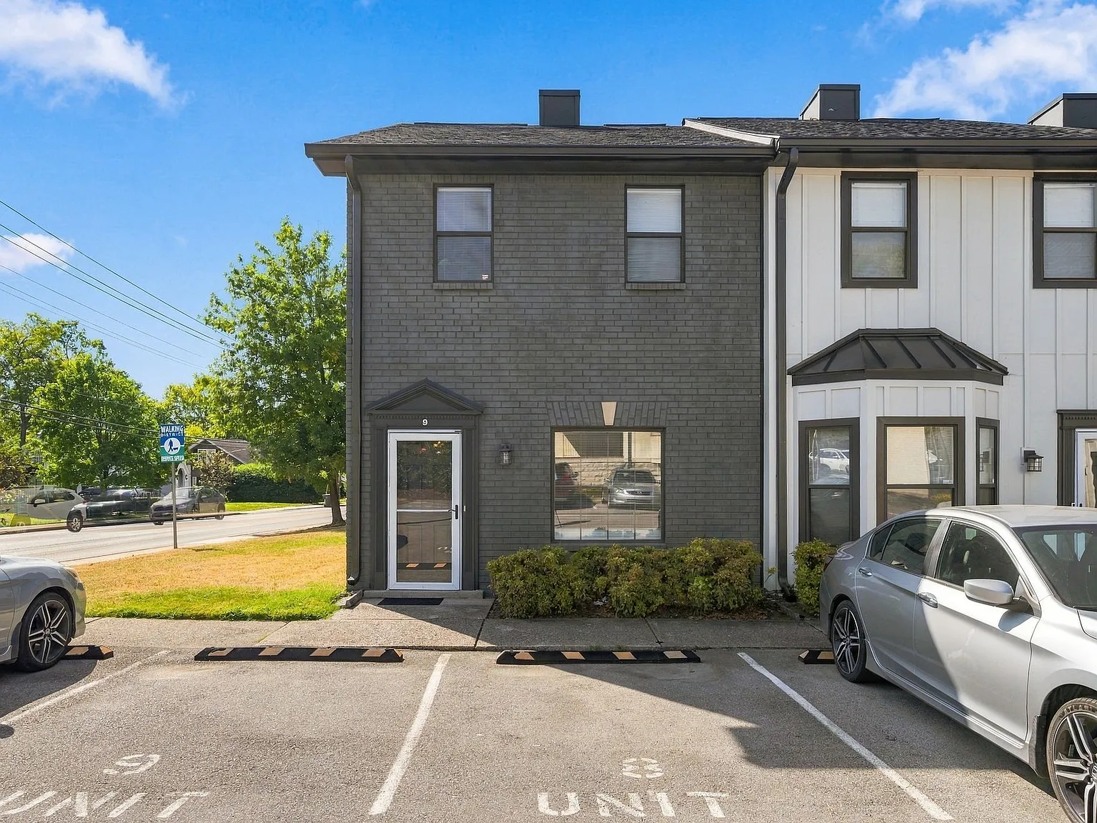 2 bed, 2.5 bath, 1332 sqft, $2,100 — Photo 1