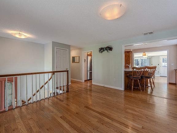3rd image of 24 Worden Rd