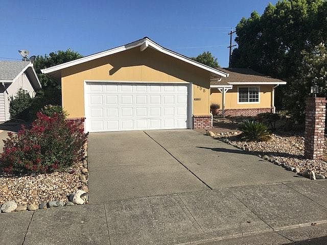 1st image of 158 Rainier Cir