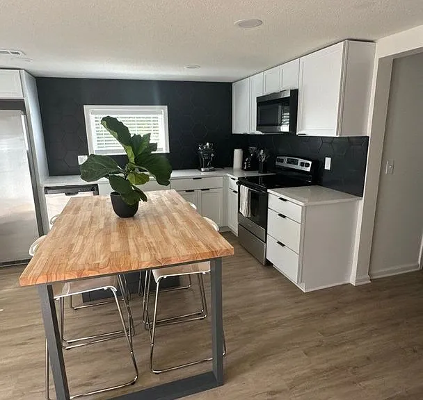 505 NW Holly Ln — Photo 14