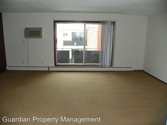 4th image of 601 Hoyt Ave E APT 14