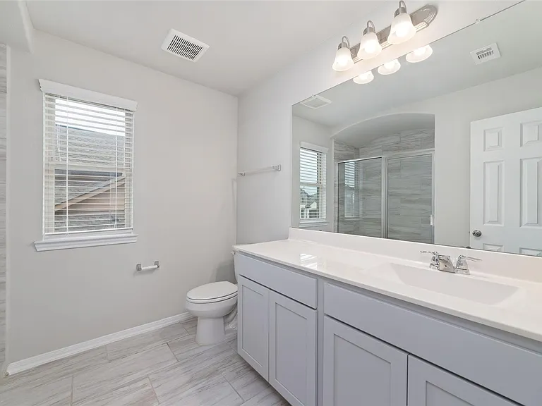 18511 Grand Spanish Oak Ct — Photo 20